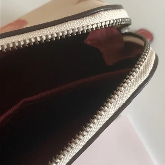 NWT! Kate x Disney Alice in wonderland limited edition Cosmetic Bag/pouch. - Picture 8 of 14